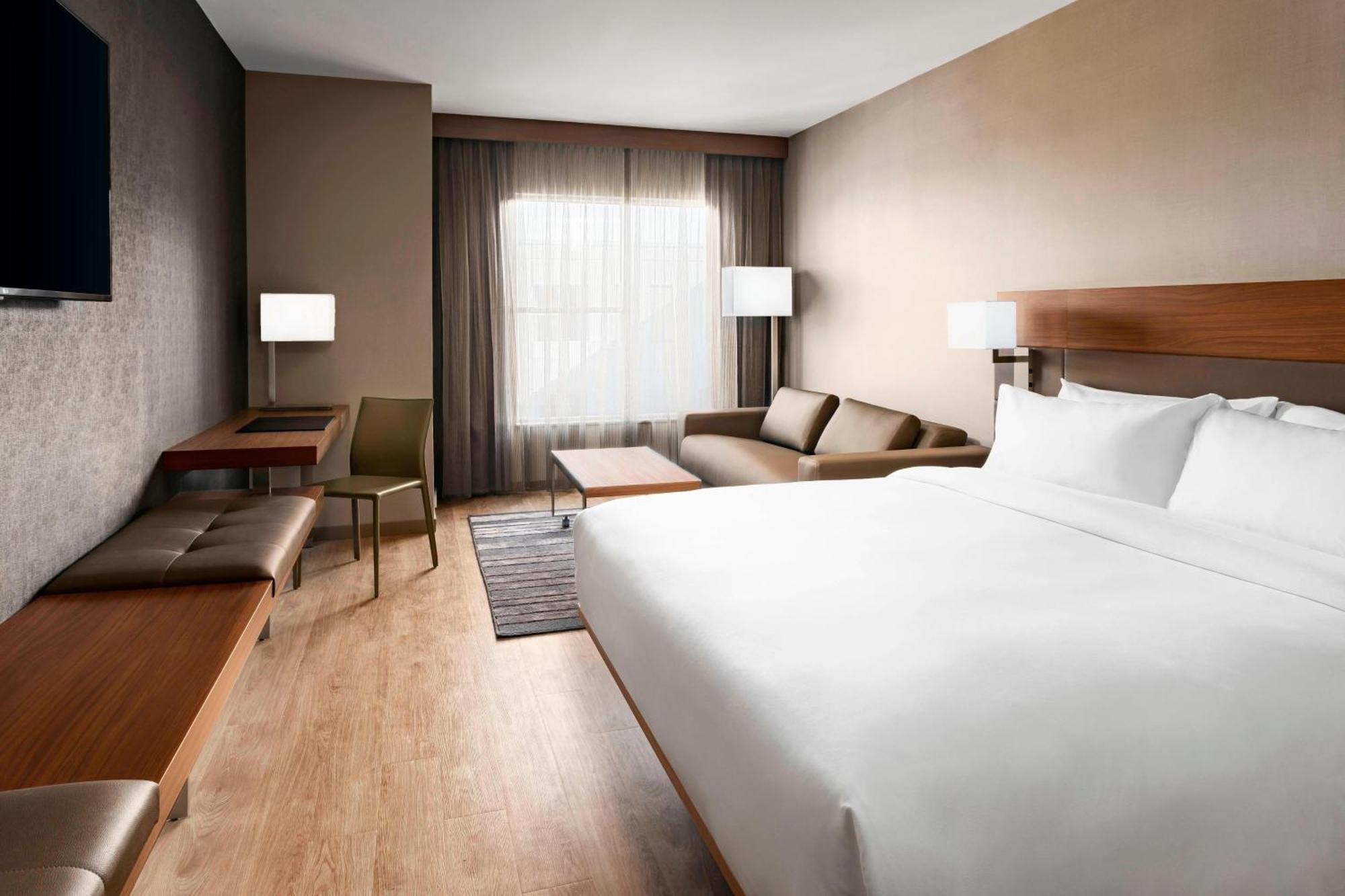 Ac Hotel By Marriott Chapel Hill Downtown Екстер'єр фото