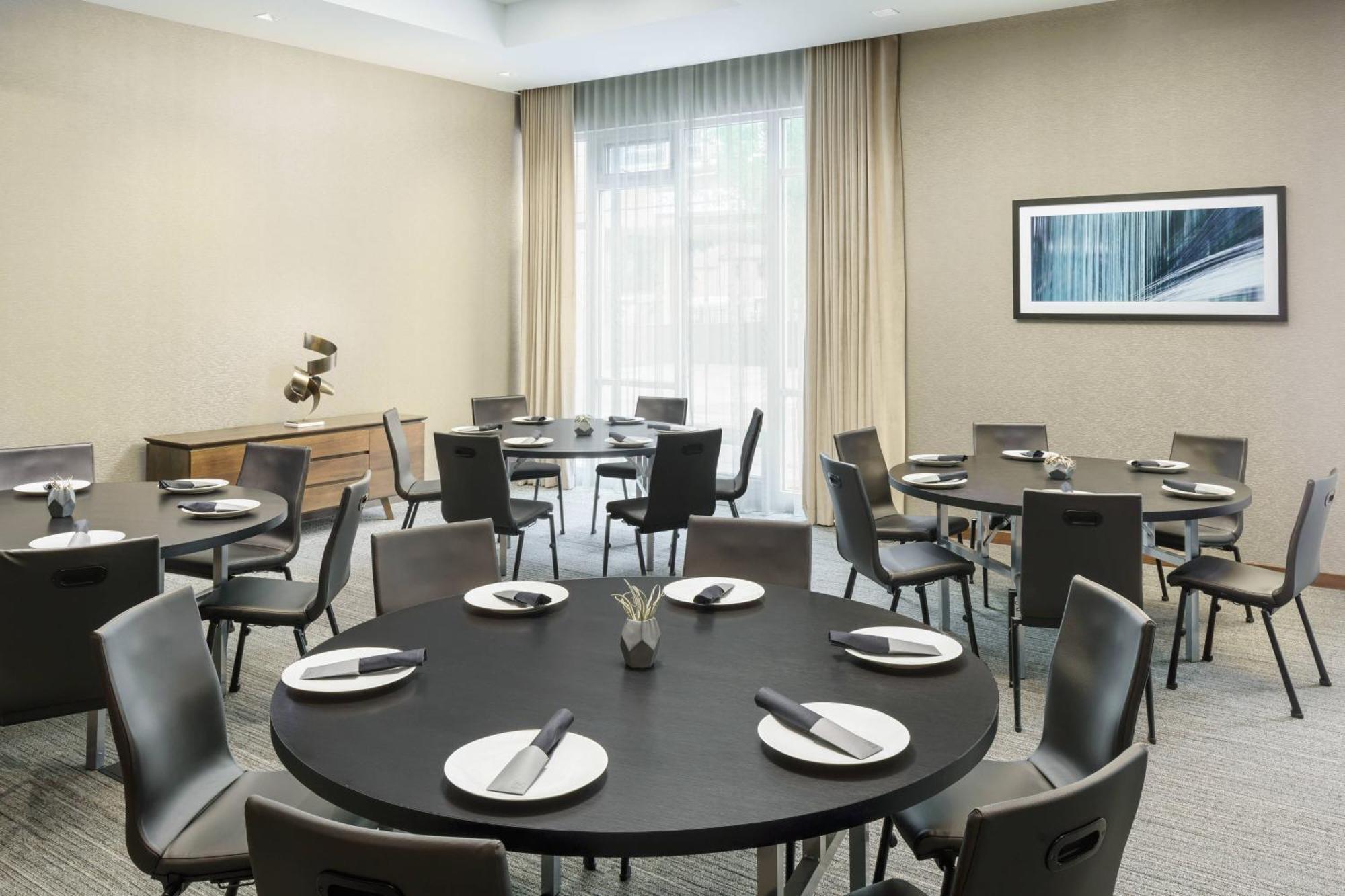 Ac Hotel By Marriott Chapel Hill Downtown Екстер'єр фото