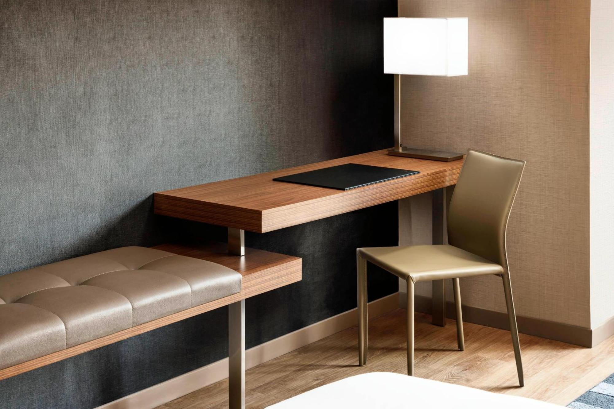 Ac Hotel By Marriott Chapel Hill Downtown Екстер'єр фото