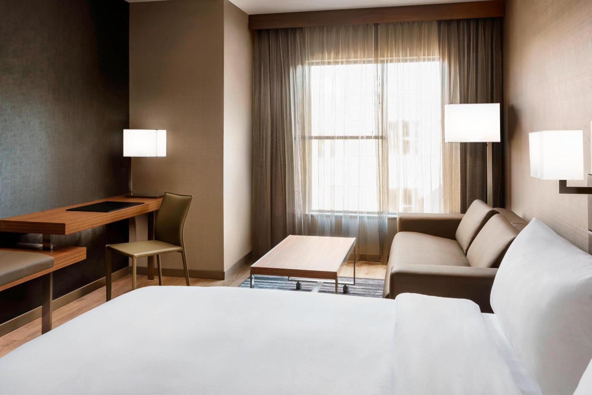 Ac Hotel By Marriott Chapel Hill Downtown Екстер'єр фото
