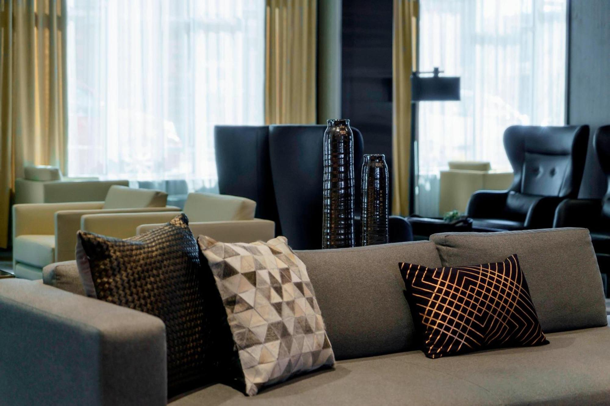 Ac Hotel By Marriott Chapel Hill Downtown Екстер'єр фото