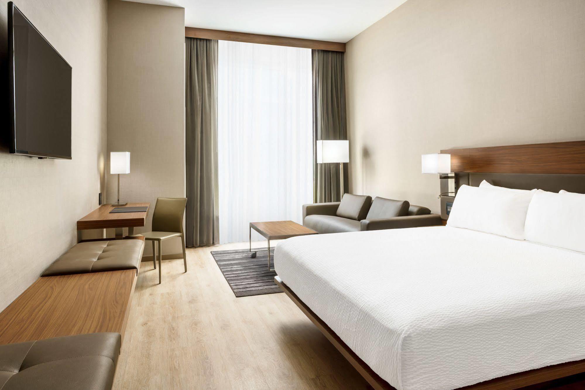 Ac Hotel By Marriott Chapel Hill Downtown Екстер'єр фото