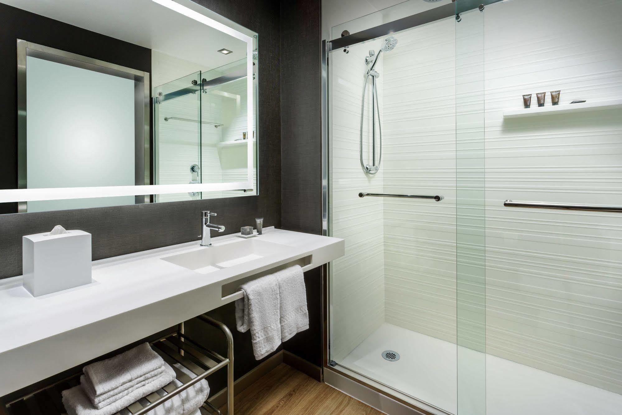 Ac Hotel By Marriott Chapel Hill Downtown Екстер'єр фото