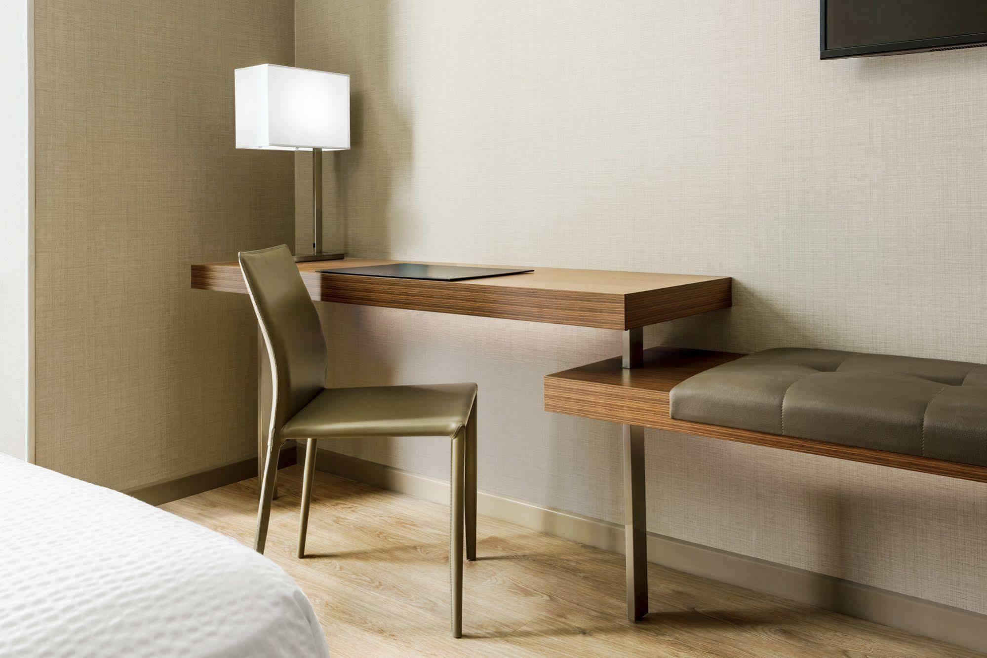 Ac Hotel By Marriott Chapel Hill Downtown Екстер'єр фото